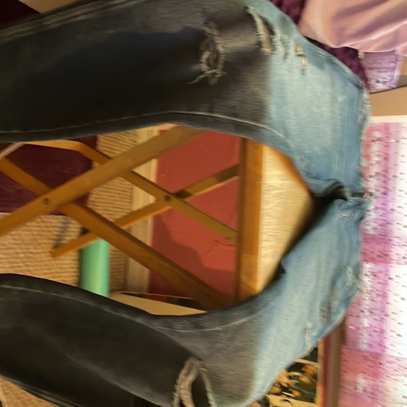 Hello I’m selling a mom jean tight waist high rise ripped butterfly not used! - Picture 2 of 5